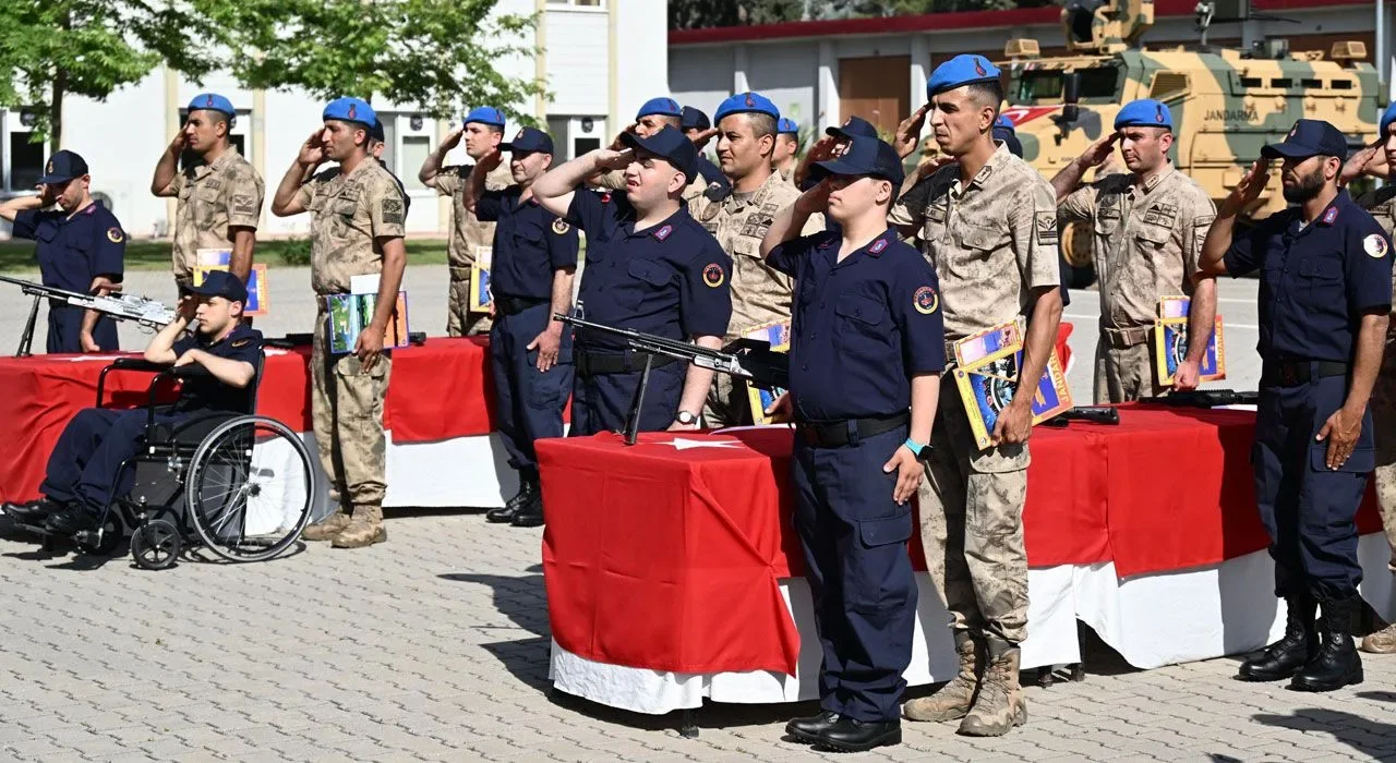 26 Engelli Genç Yemin Ederek Asker Oldu