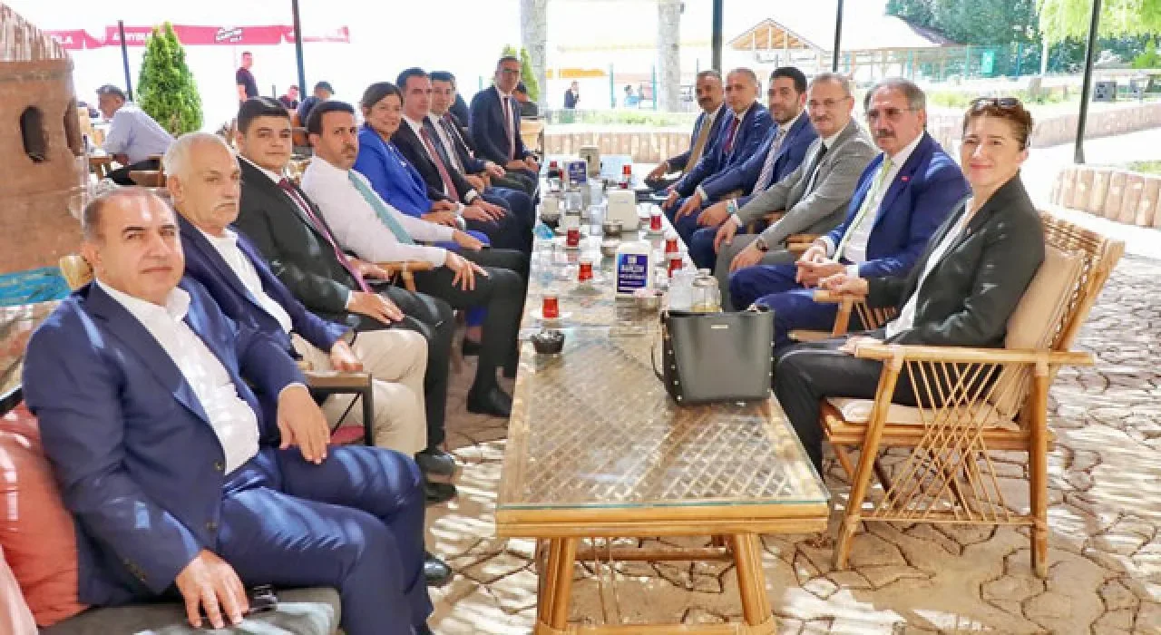 AK Parti Osmaniye’den Ahlat’ta Malazgirt buluşması