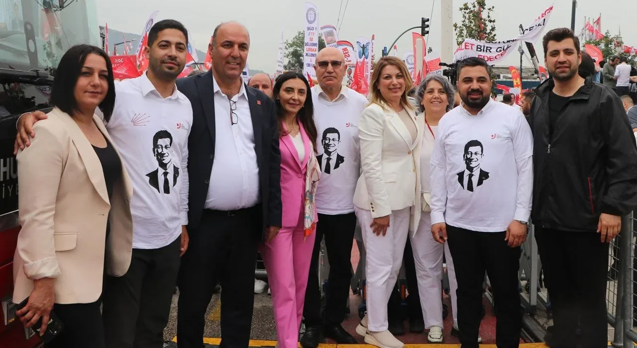Asu Kaya Bursa’da Dayanışma Çağrısı Yaptı
