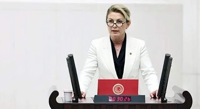 Asu Kaya: "Kadınların Yönetime Katılımı Artmalı"