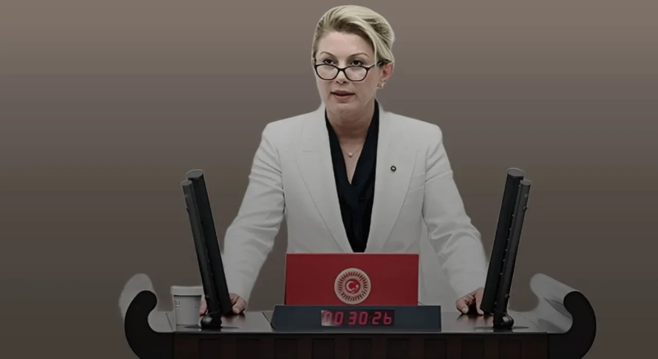 Asu Kaya: Öğrenciler Eğitimde Mağdur Ediliyor
