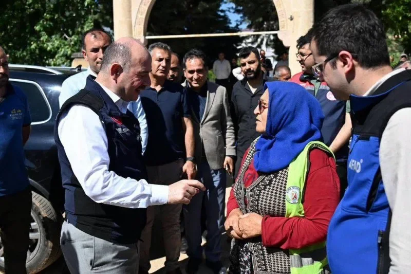 Bahçe’de Selin İzleri Silinmeye Devam Ediyor