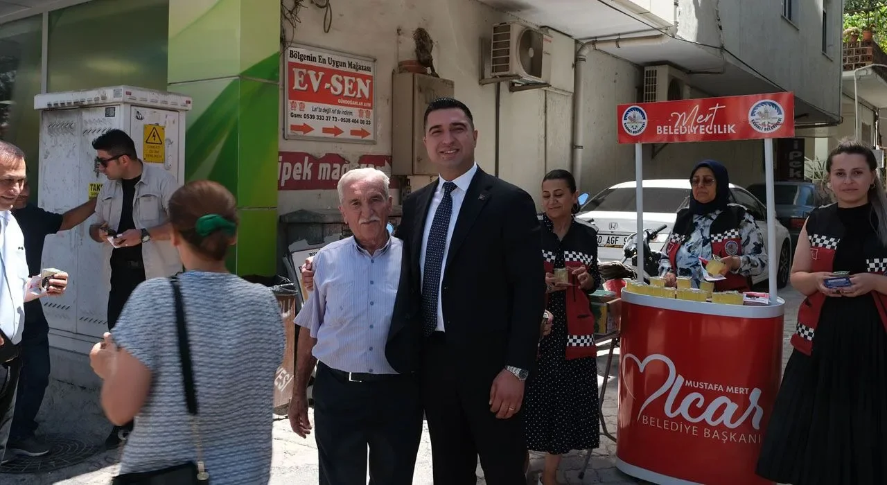 Başkan Mustafa Mert Olcar Uzun Çarşı’da Vatandaşla Buluştu