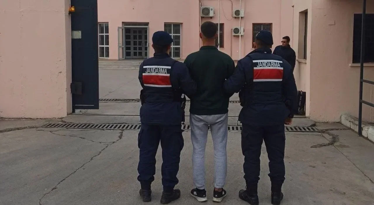 Jandarma Operasyonlarında 93 Şüpheli Yakalandı