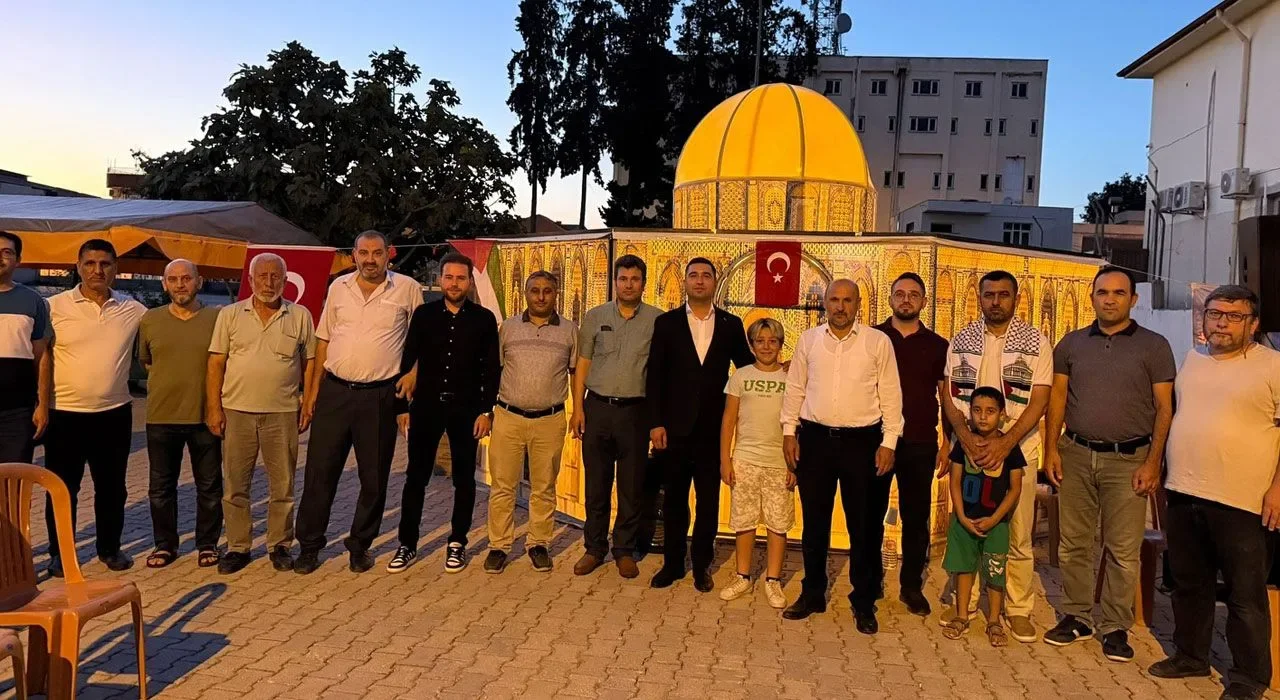 Kadirli'de Filistin'e Destek Çadırı Kuruldu