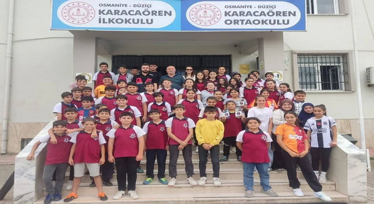 Karacaören’de Gençlere Bilinçli İnternet Eğitimi