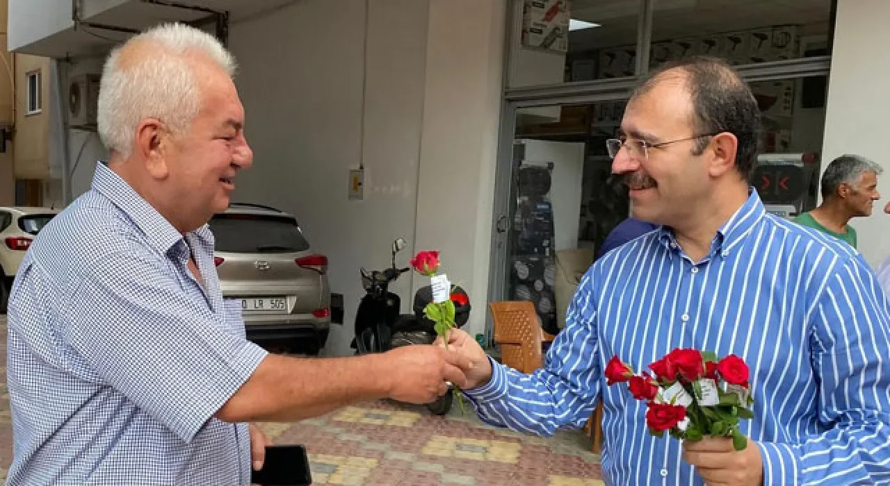 Kaymakam Erdinç Dolu’dan Mevlid Kandili’nde Gül