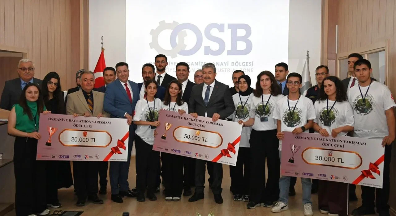 OKÜ Öğrencilerine Hackathon’da Çifte Ödül