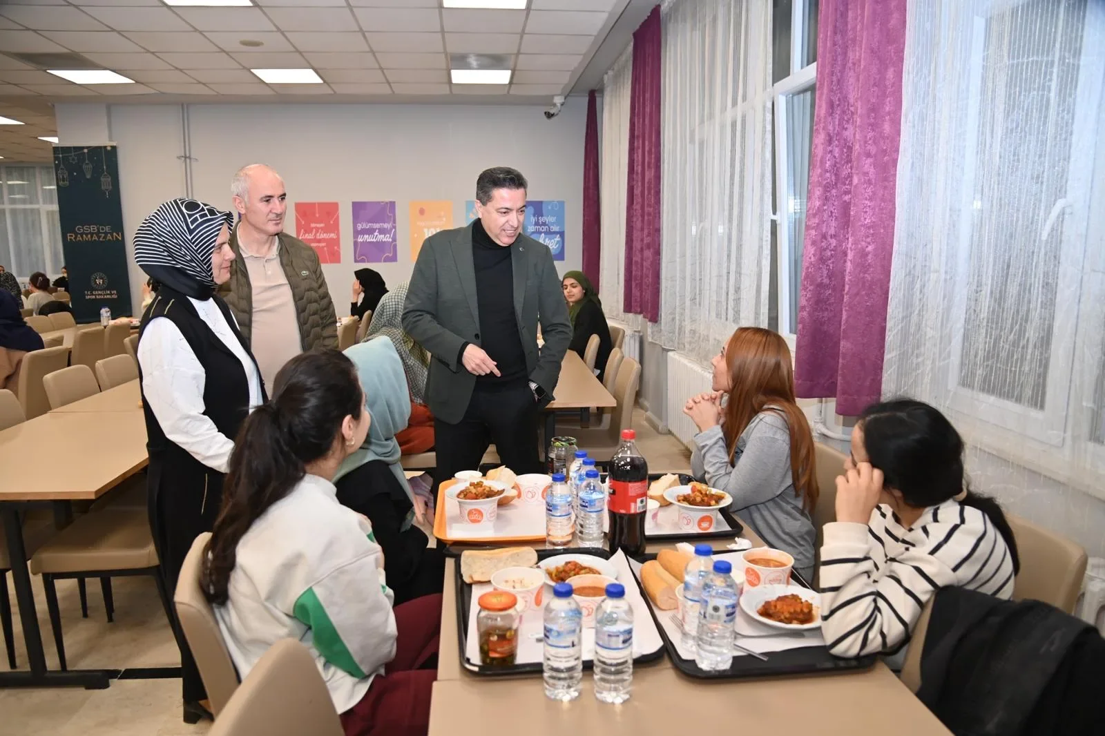 OKÜ Rektörü Uzun, Öğrencilerle İftar Programında Buluştu