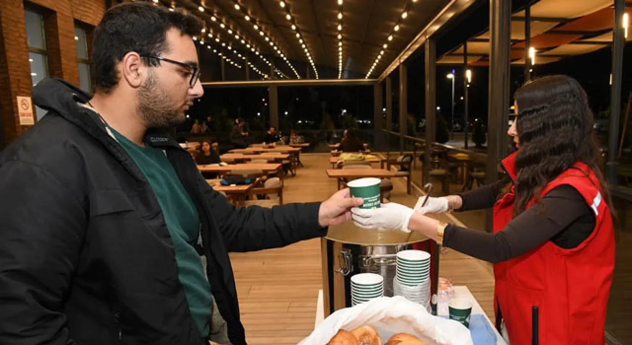 Osmaniye Belediyesi’nden Öğrencilere Sıcak Çorba