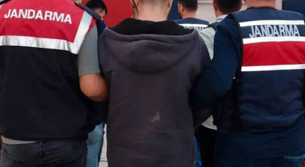 Osmaniye’de Aranan Dolandırıcı ve 5 Göçmen Yakalandı
