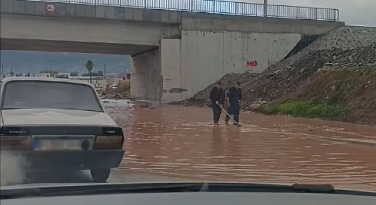 Osmaniye’de Sağanak Yağış Su Baskınlarına Neden Oldu