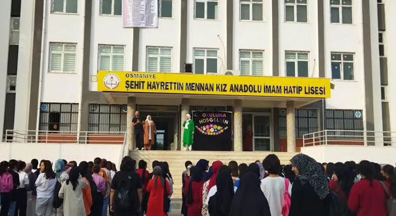 Seher Yılmaz, Berat Kandili'nde Öğrencilerle Buluştu