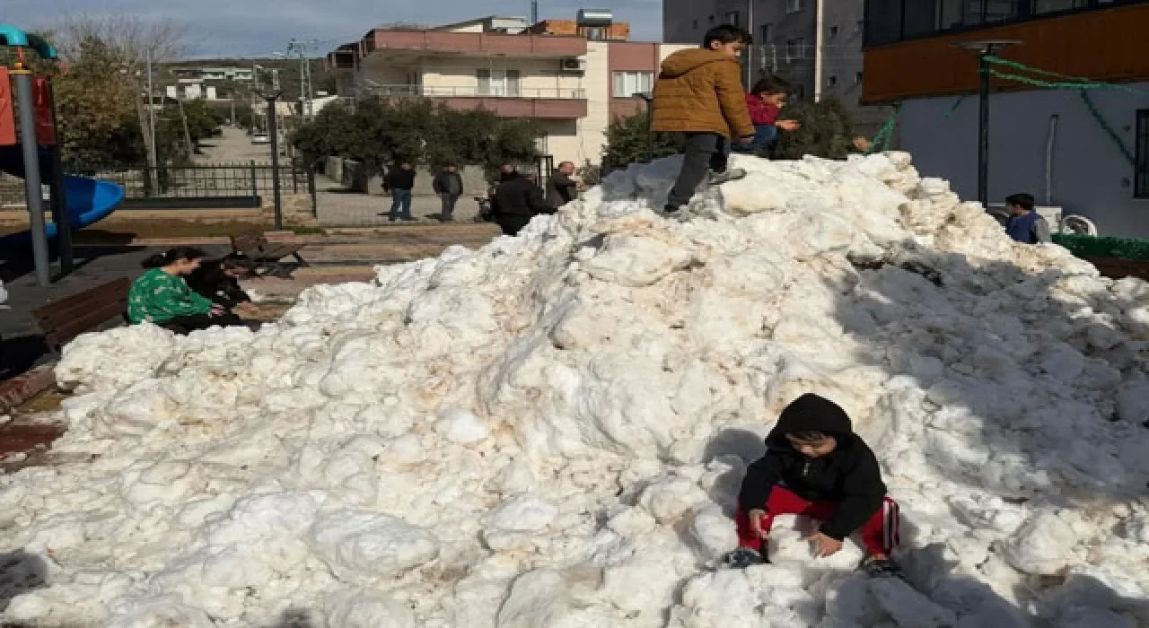 Toprakkale’de Kar Sürprizi: Çocuklar Doyasıya Eğlendi