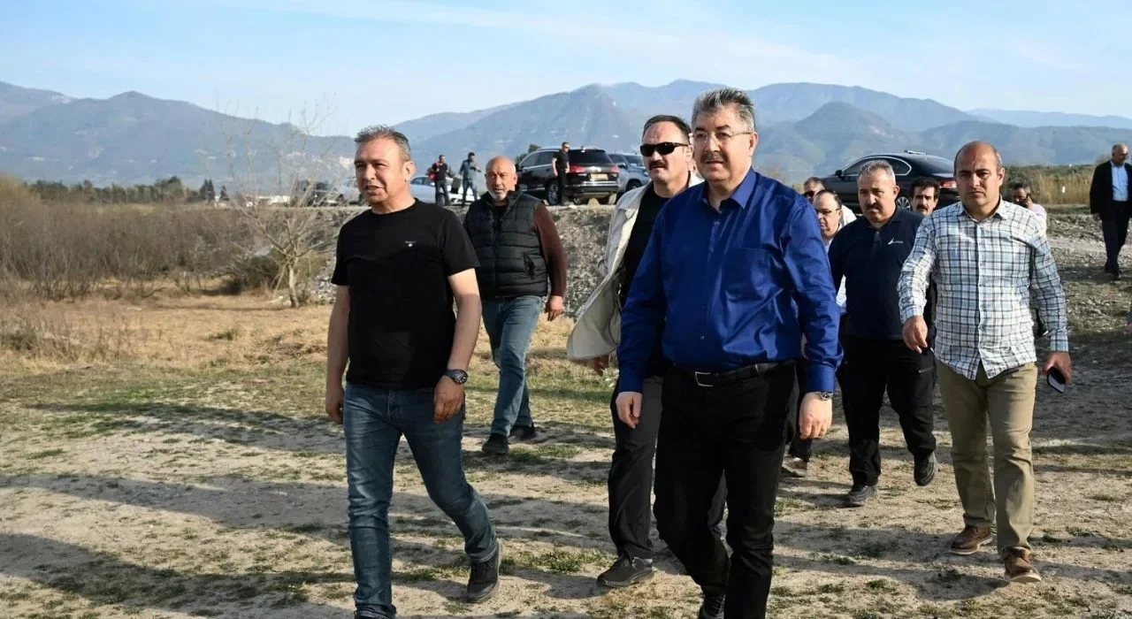 Vali Yılmaz, Hayvan Barınağı Alanında İnceleme Yaptı